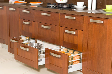 Comment choisir et intégrer des rangements astucieux dans votre cuisine ?